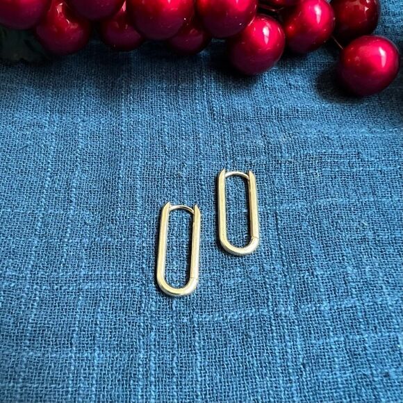 COPY - - O oval huggies | Real gold earrings | Parker earrings | 14k real gold … - Picture 13 of 16